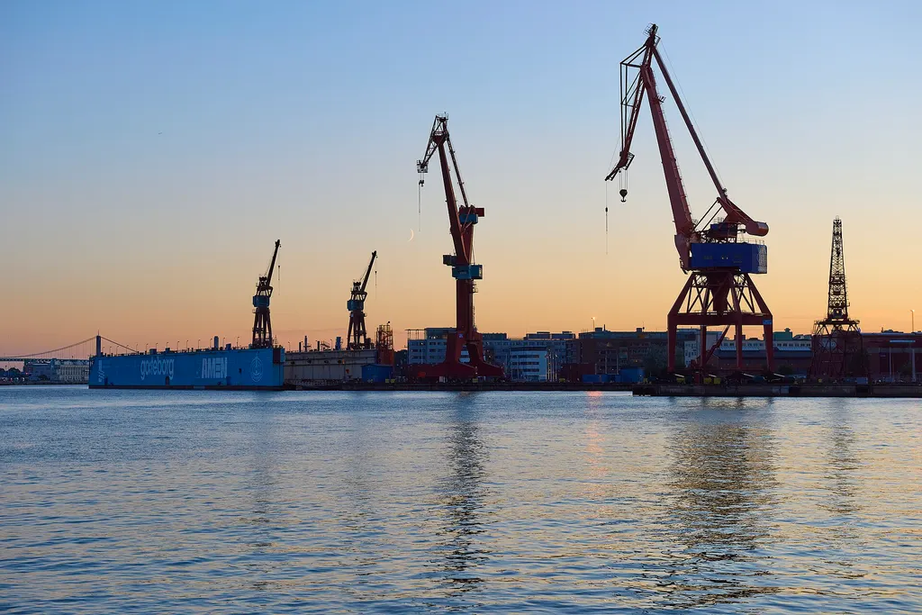 Harbour cranes at dusk on the Göta älv in Göteborg